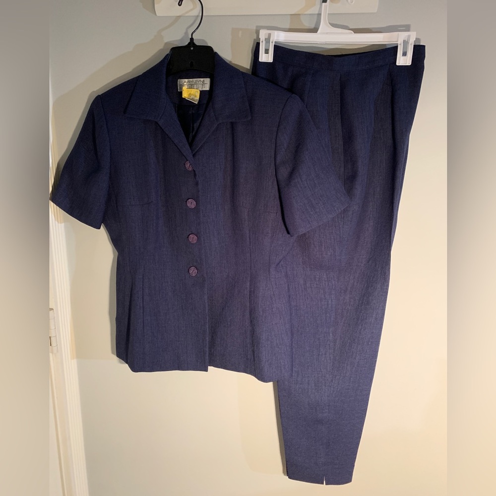 LARRY LEVINE PETITE BLUE TEXTURED SUIT - Picture 1 of 16